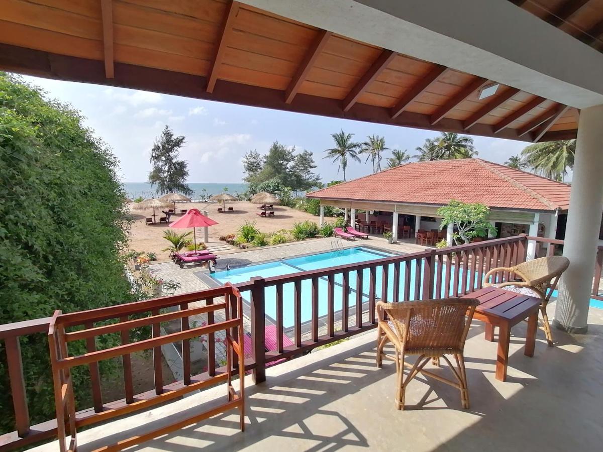 Ladja Beach Resort Ambalantota Εξωτερικό φωτογραφία