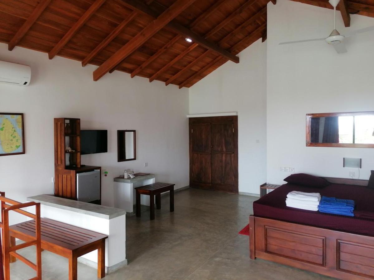 Ladja Beach Resort Ambalantota Εξωτερικό φωτογραφία